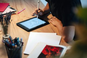 ile zarabia grafik komputerowy